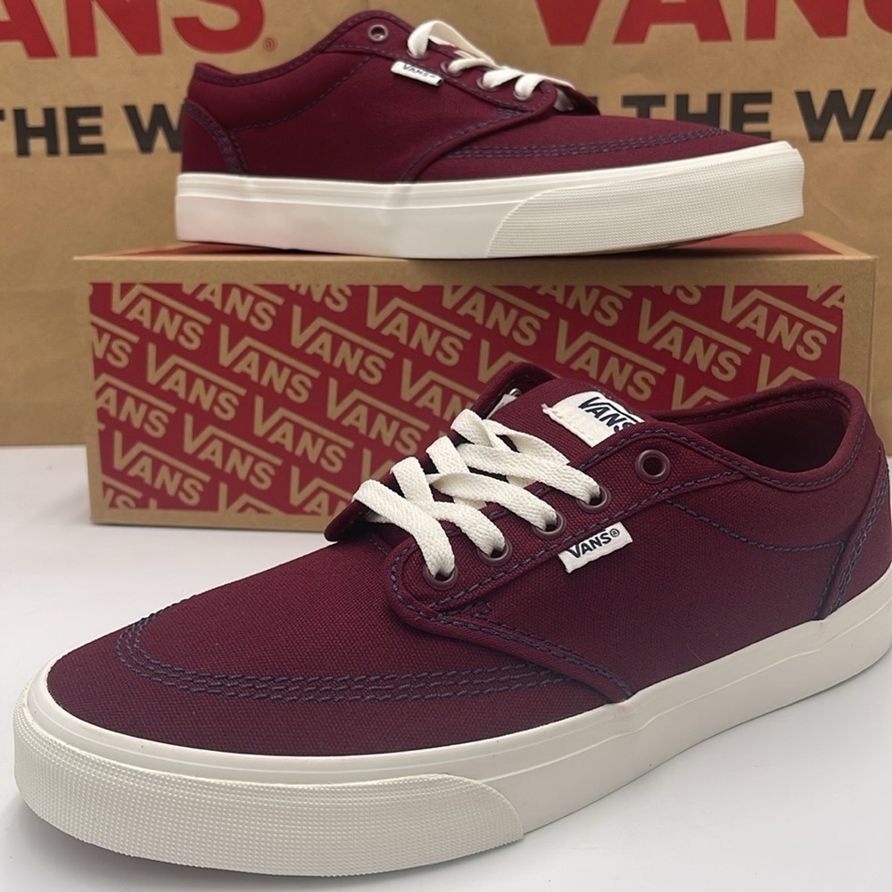 Vans WMNS Burgundy Canvas Sneakers Atwood
Outdoor Port Rovale
VN000CX84QU - Picture 1 of 16